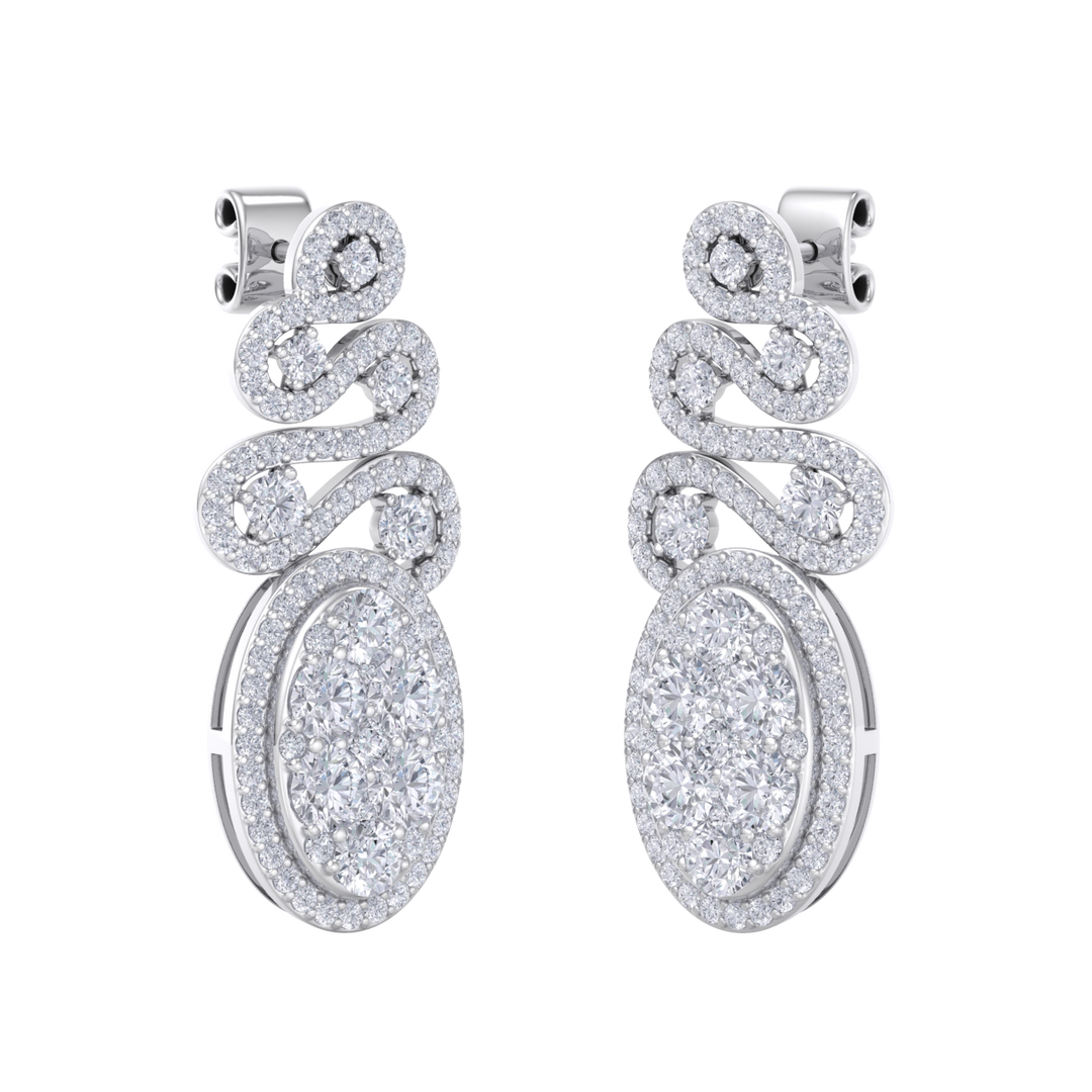 Oval chandelier earrings in yellow gold with white diamonds of 2.68 ct in weight