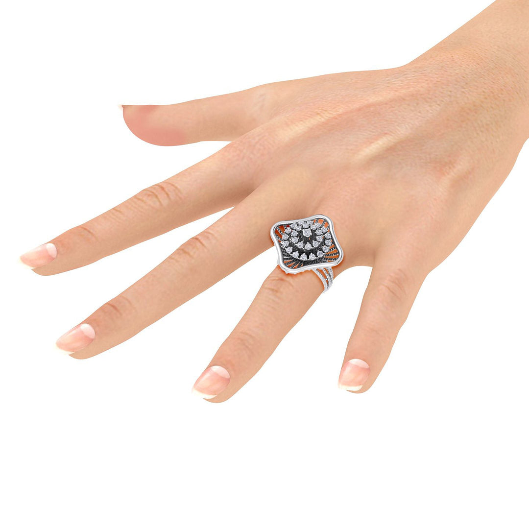 Statement ring in rose gold with white diamonds of 0.98 ct in weight