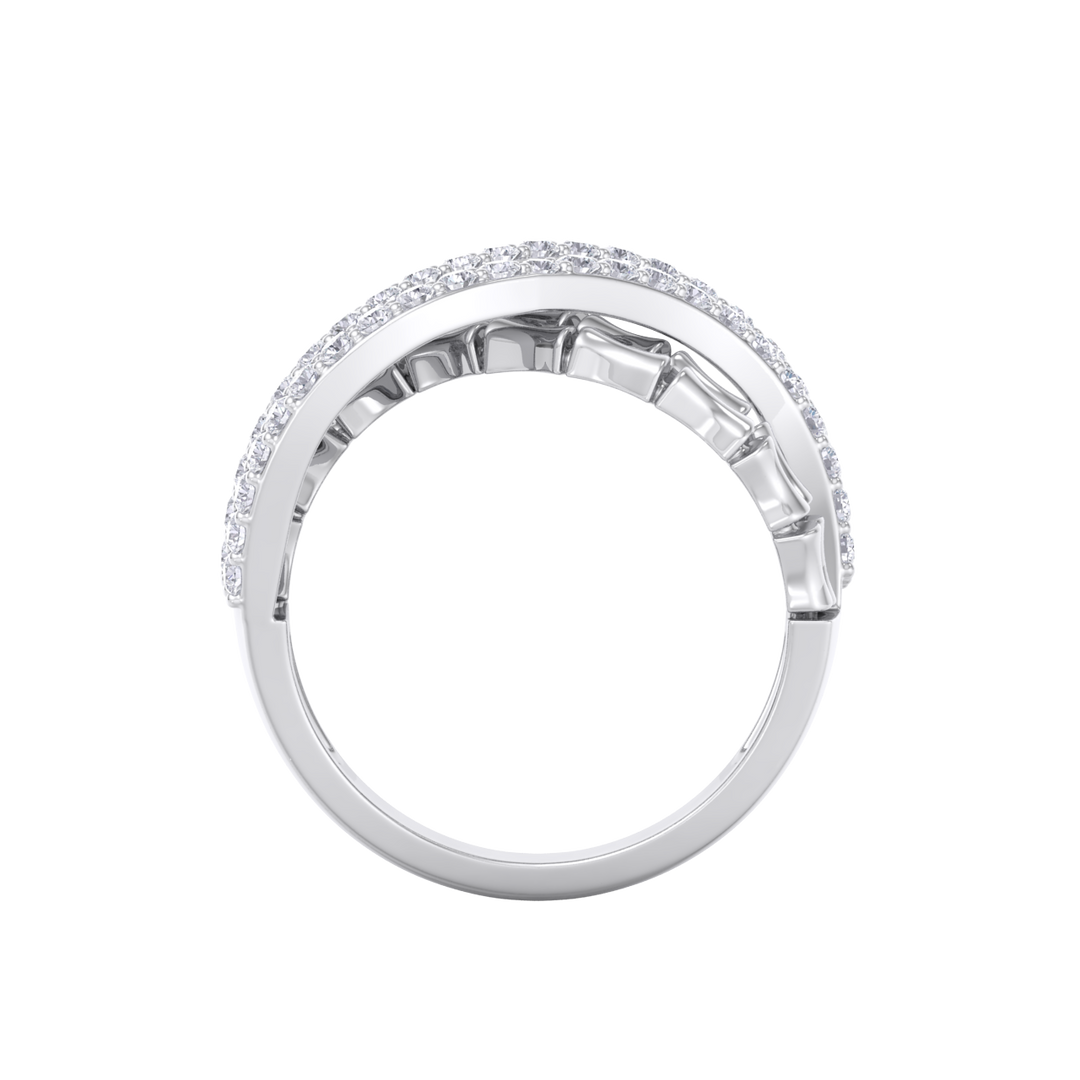Beautiful ring in white gold with white diamonds of 0.50 ct in weight