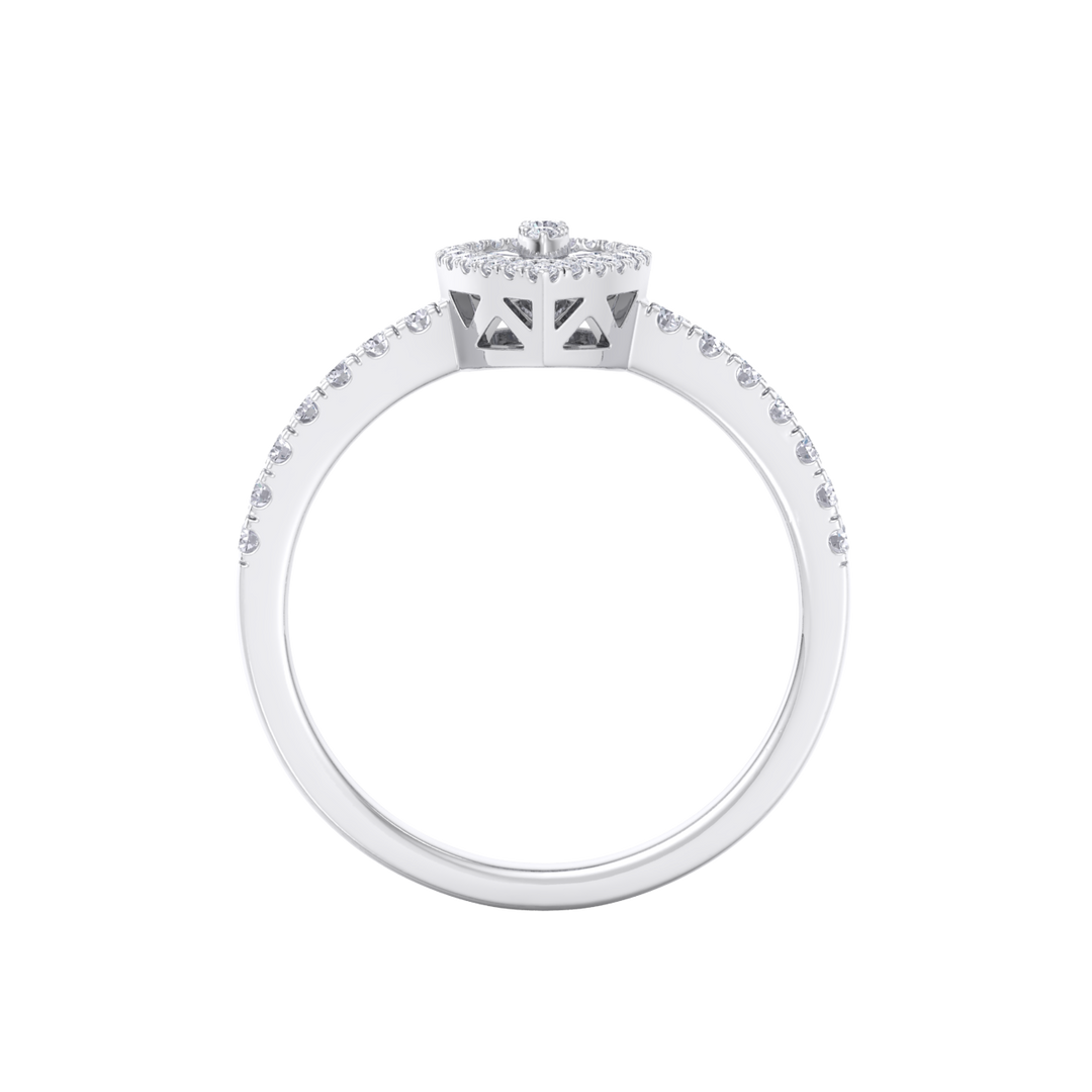 Pear ring in yellow gold with white diamonds of 0.68 ct in weight