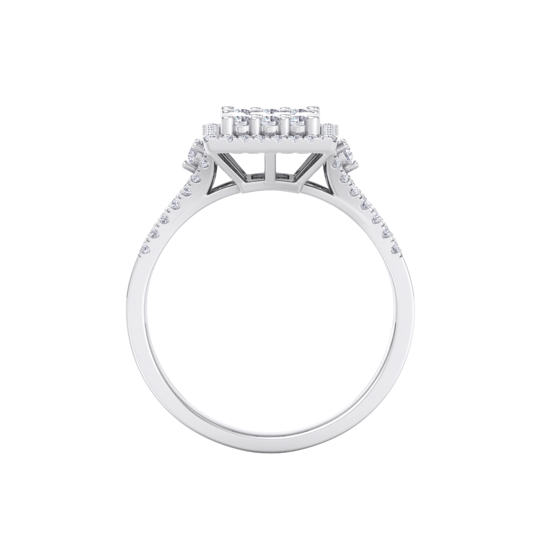 Square cluster engagement diamond ring in white gold with white diamonds of 0.61 ct in weight