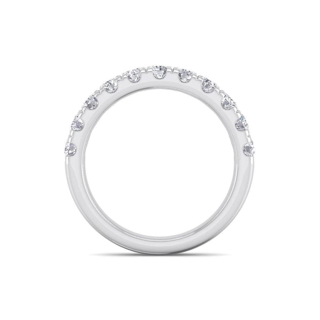 Pavé diamond ring in white gold with medium sized white diamonds of 1.01 ct in weight