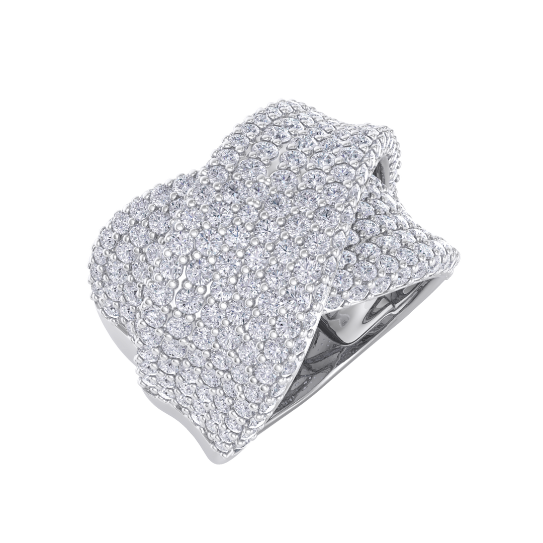 Ribbon ring in rose gold with white diamonds of 3.36 ct in weight