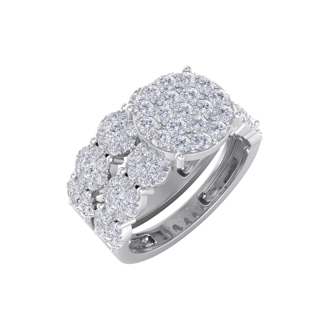 Bridal set in white gold with white diamonds of 1.75 ct in weight