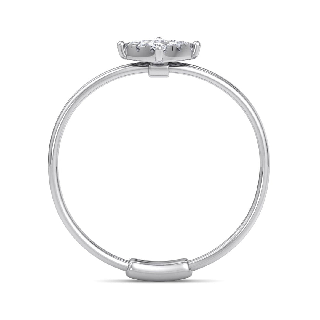 Beautiful Ring in white gold with white diamonds of 0.13 ct in weight