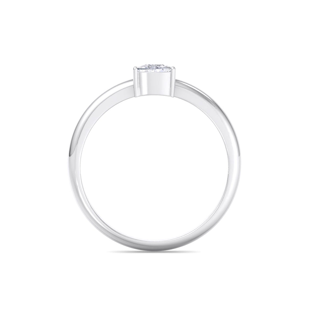 Dainty Diamond ring in yellow gold with white diamonds of 0.25 ct in weight