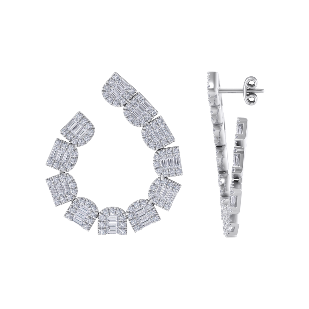 Circle studs in white gold with white diamonds of 5.82 ct in weight