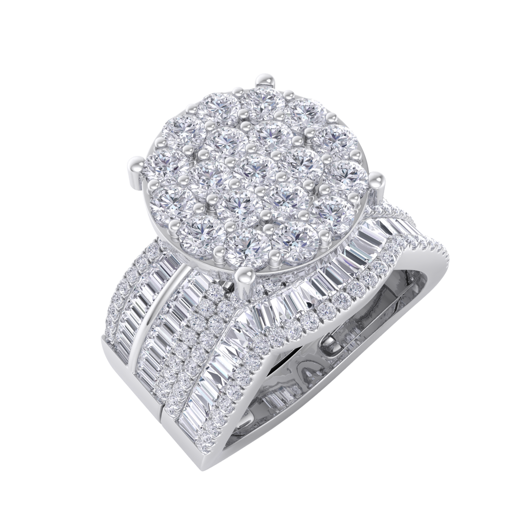 Beautiful Diamond ring in white gold with white diamonds of 2.74 ct in weight