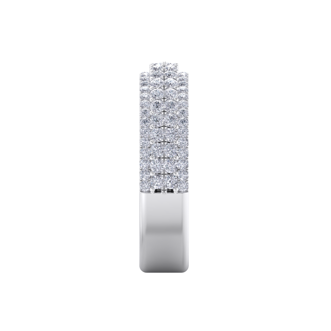 Diamond ring in white gold with white diamonds of 0.85 ct in weight
