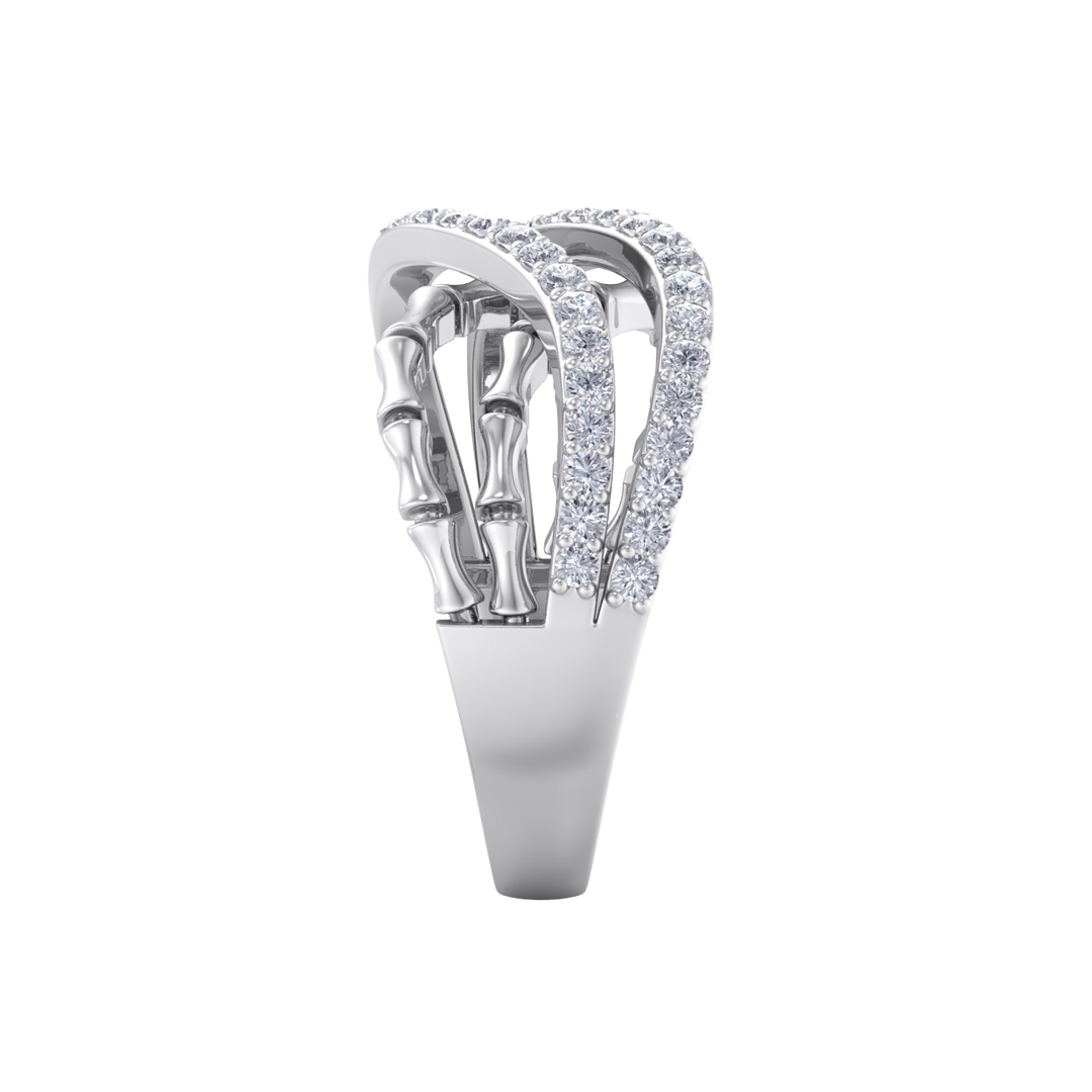 Beautiful ring in white gold with white diamonds of 0.50 ct in weight