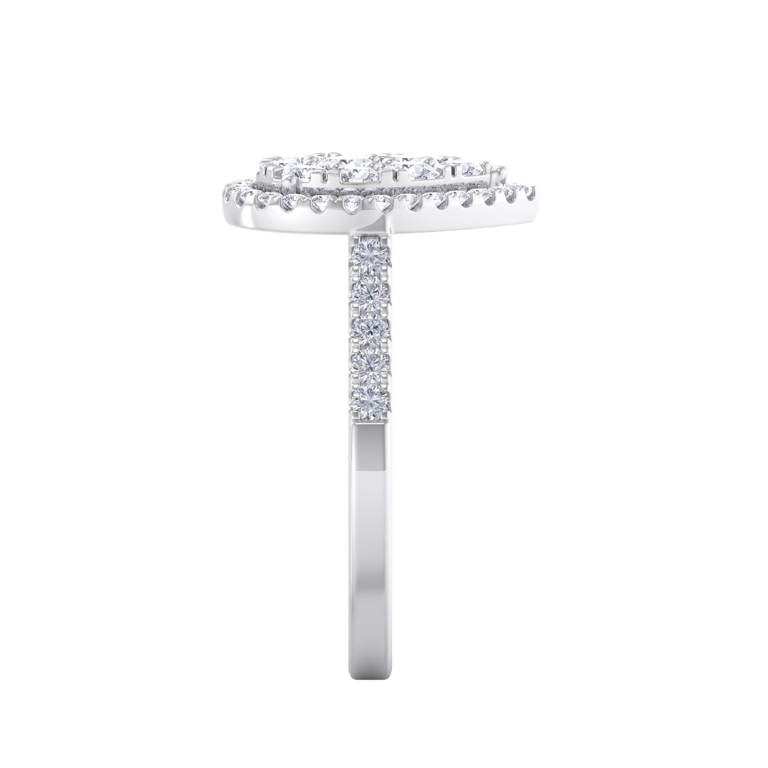 Pear cluster ring in white gold with white diamonds of 0.98 ct in weight