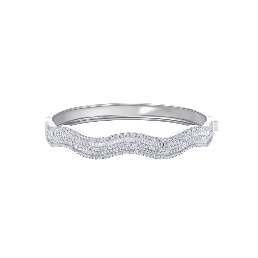 Wave bangle in rose gold with white diamonds of 3.10 ct in weight