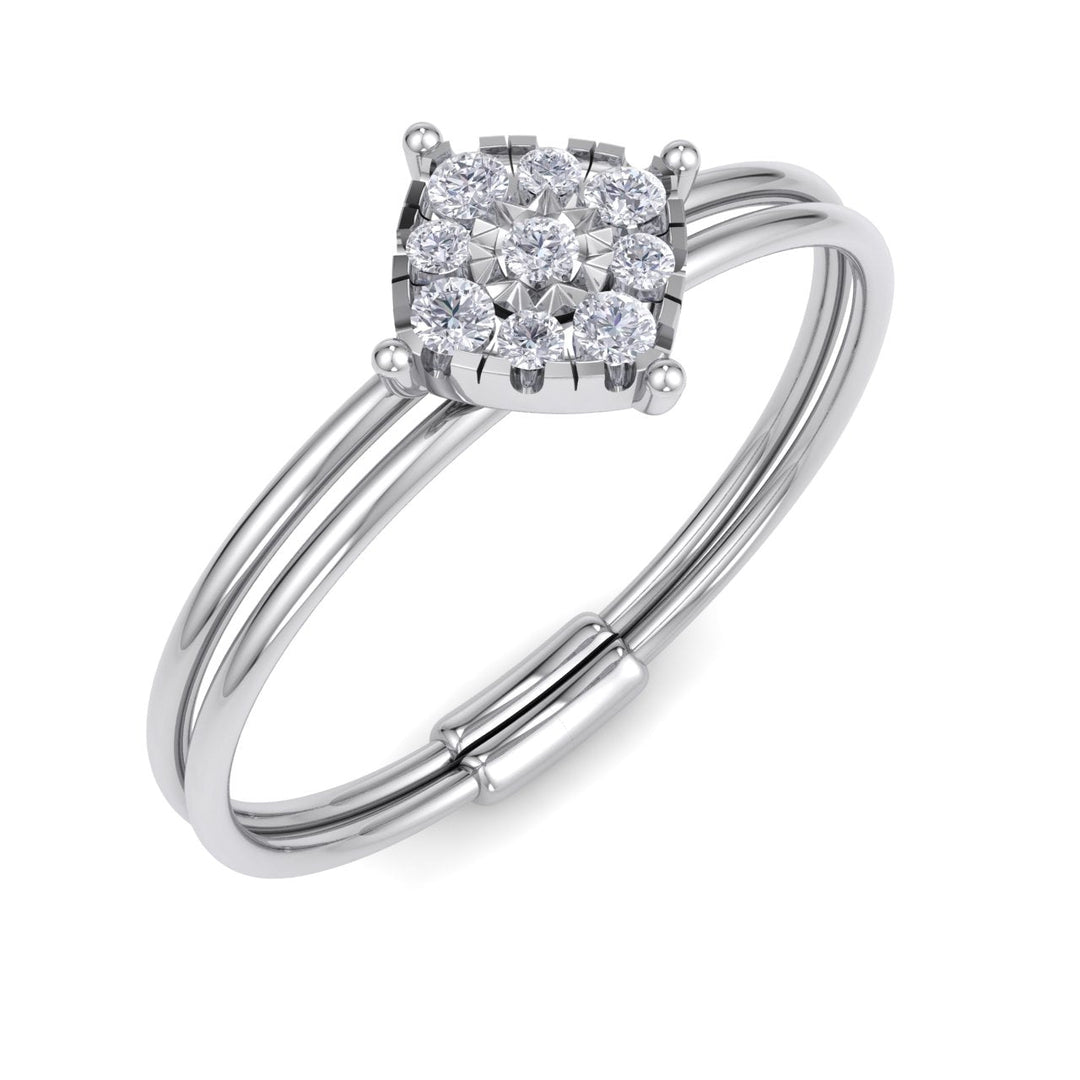 Beautiful Ring in white gold with white diamonds of 0.13 ct in weight