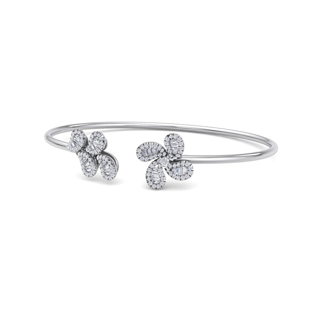Cuff bracelet in white gold with white diamonds of 0.65 ct in weight