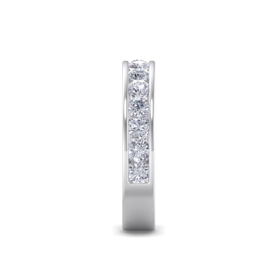 Classic Wedding band in rose gold with white diamonds of 1.01 ct in weight