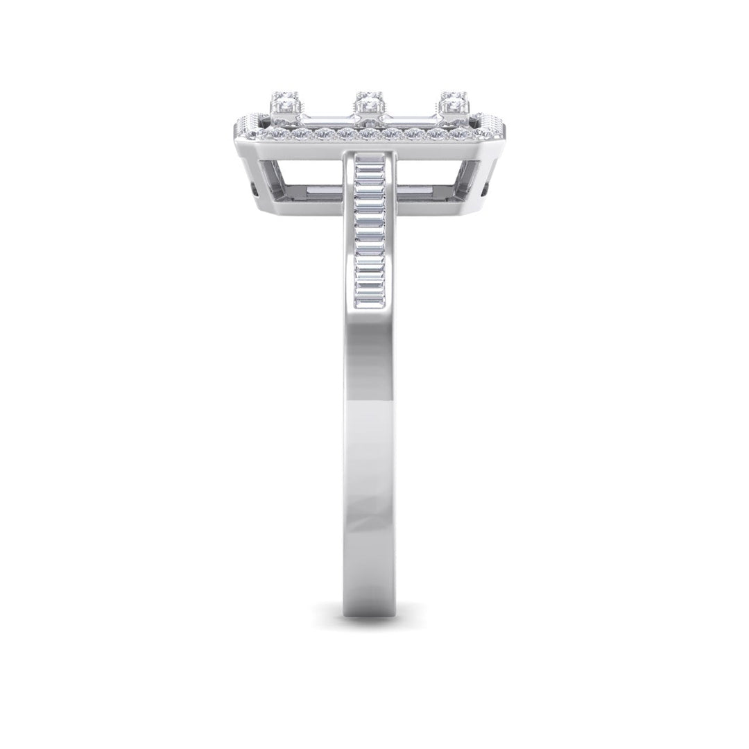 Beautiful Ring in yellow gold with white baguette diamonds of 0.59 ct in weight