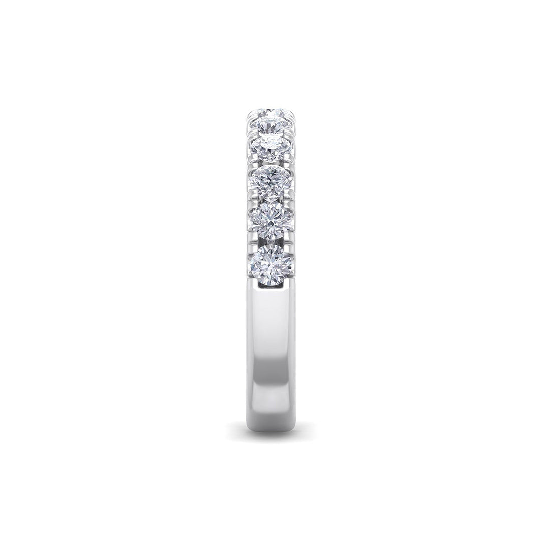 Pavé diamond ring in white gold with medium sized white diamonds of 1.01 ct in weight