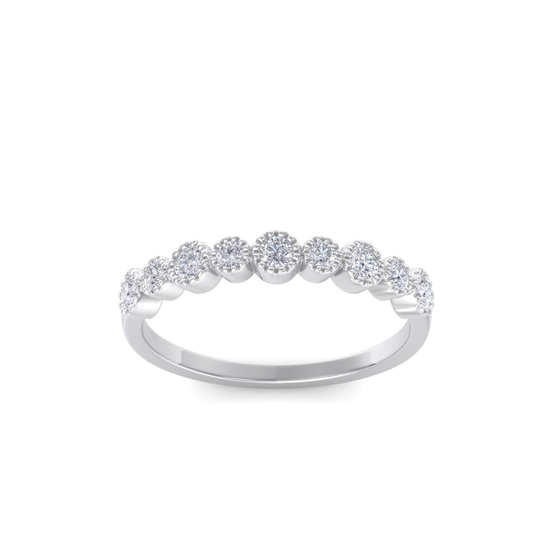 Milgrain wedding band in rose gold with white diamonds of 0.25 ct in weight