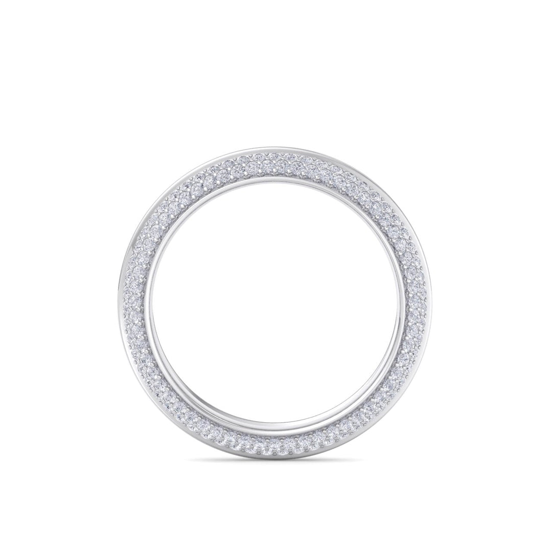 Eternity band in yellow gold with white diamonds of 0.96 ct in weight