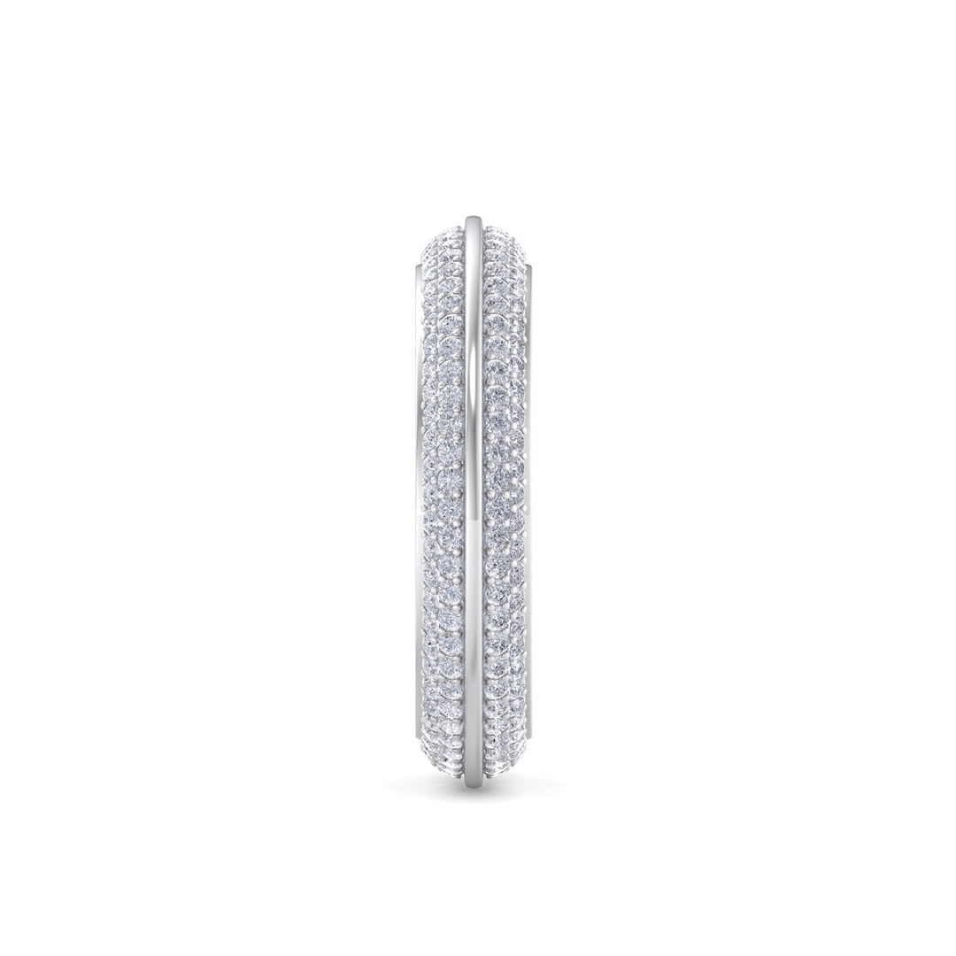 Eternity band in yellow gold with white diamonds of 0.96 ct in weight