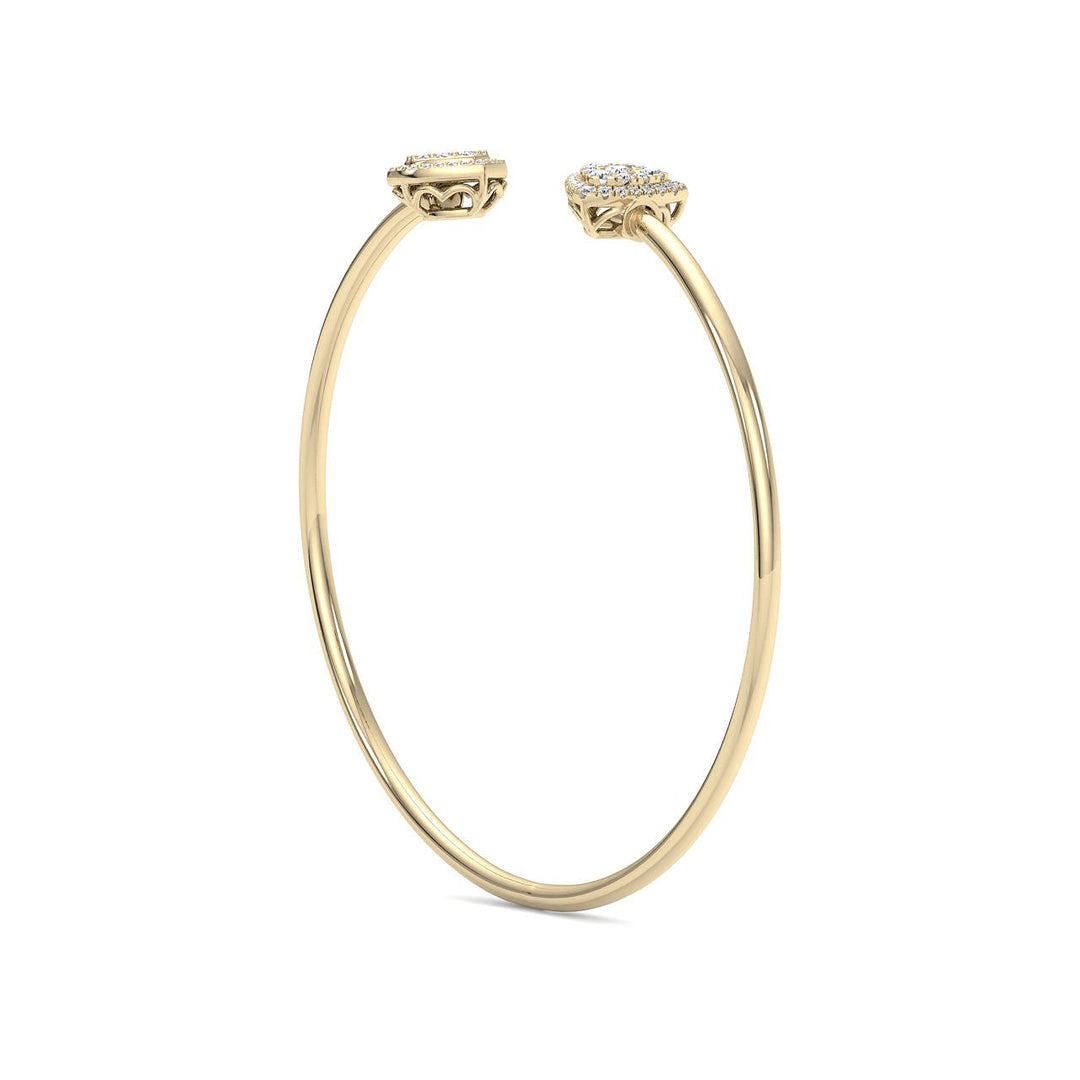 Heart cuff bracelet in white gold with white diamonds of 0.39 ct in weight