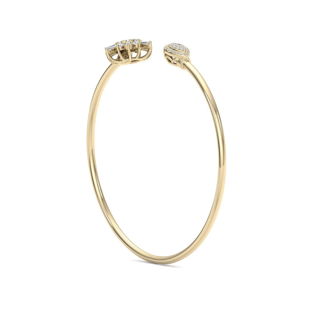 Cuff bracelet in white gold with white diamonds of 0.68 ct in weight