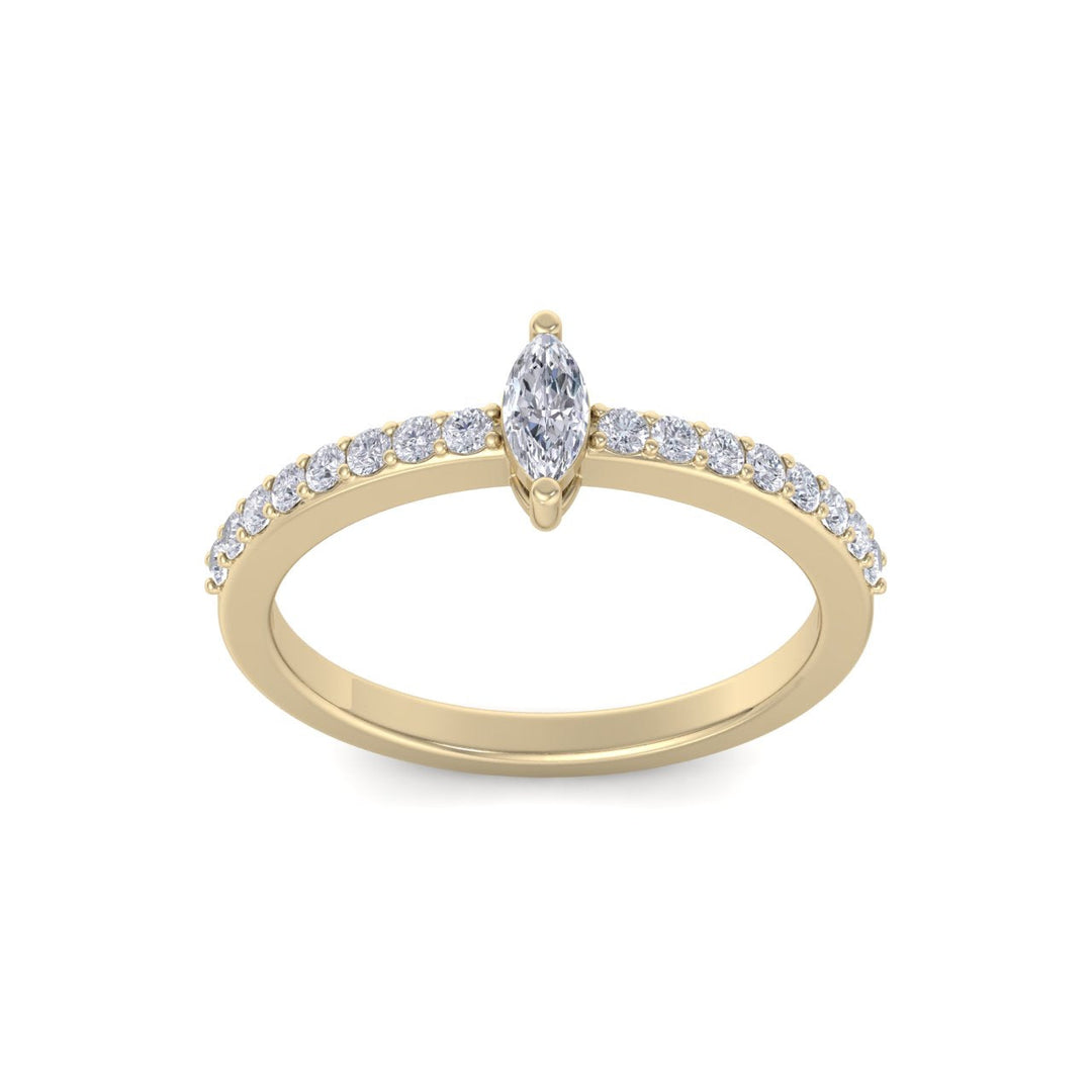 Diamond ring in white gold with white diamonds of 0.44 ct in weight
