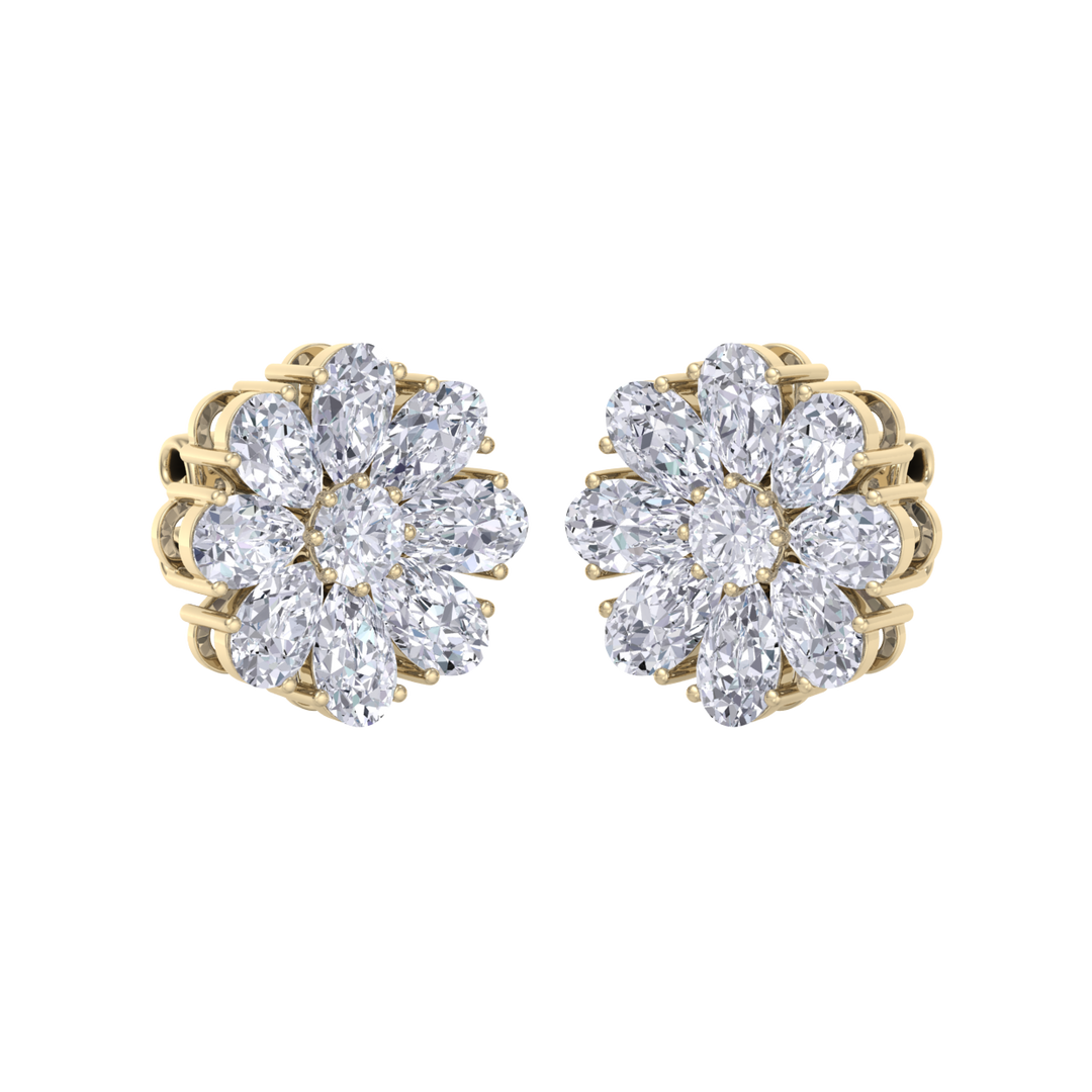 Flower stud earrings in yellow gold with white diamonds of 6.18 ct in weight