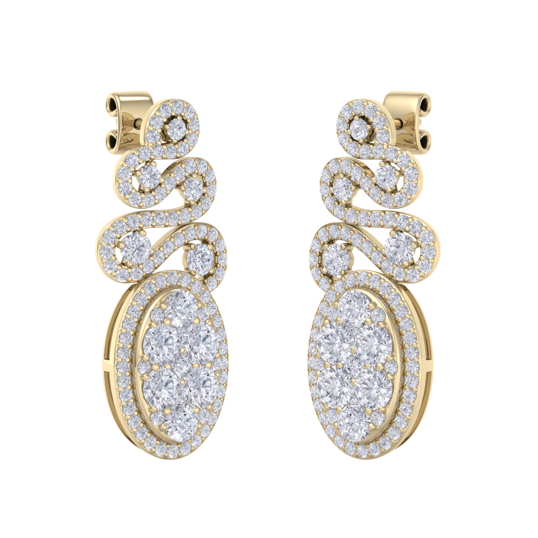 Oval chandelier earrings in yellow gold with white diamonds of 2.68 ct in weight