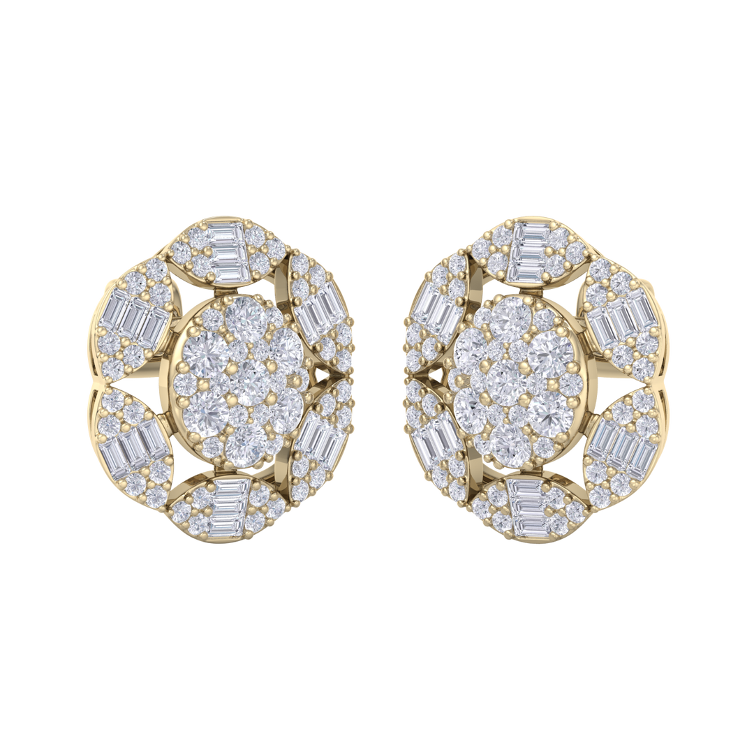 Flower stud earrings in yellow gold with white diamonds of 2.47 ct in weight