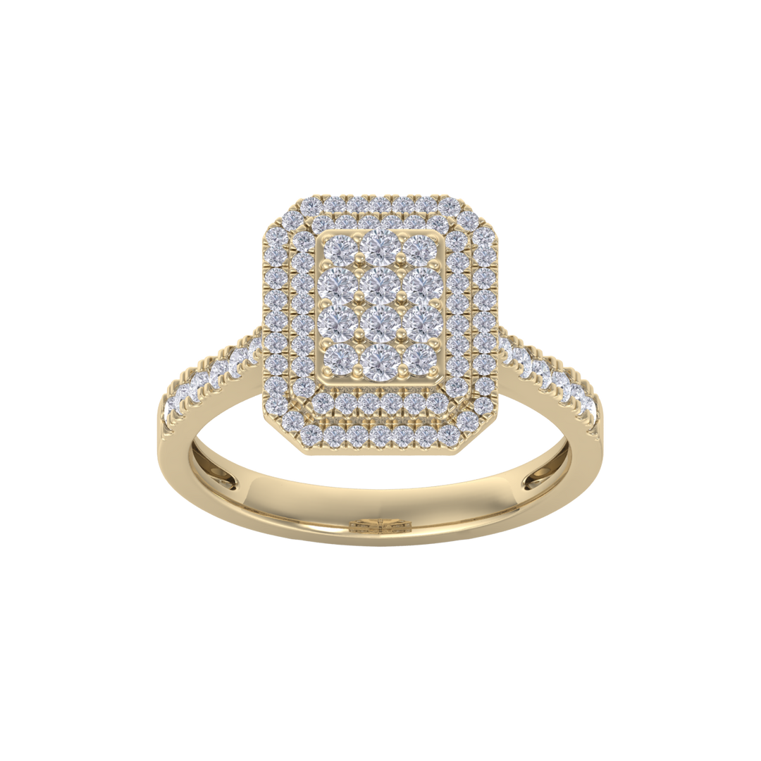 Cluster engagement ring in rose gold with white diamonds of 0.64 ct in weight