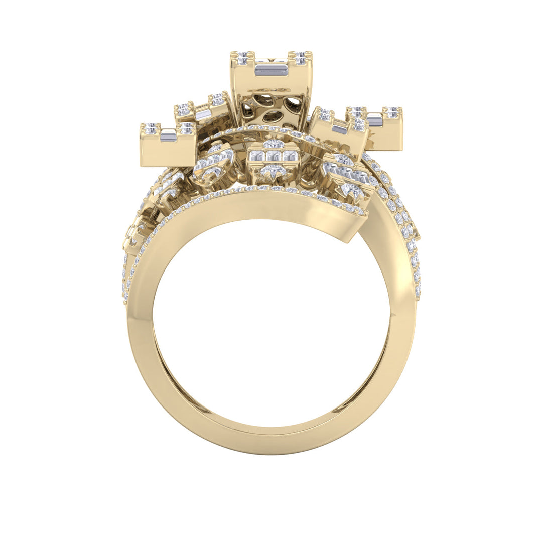Statement diamond ring in yellow gold with white diamonds of 1.68 ct in weight