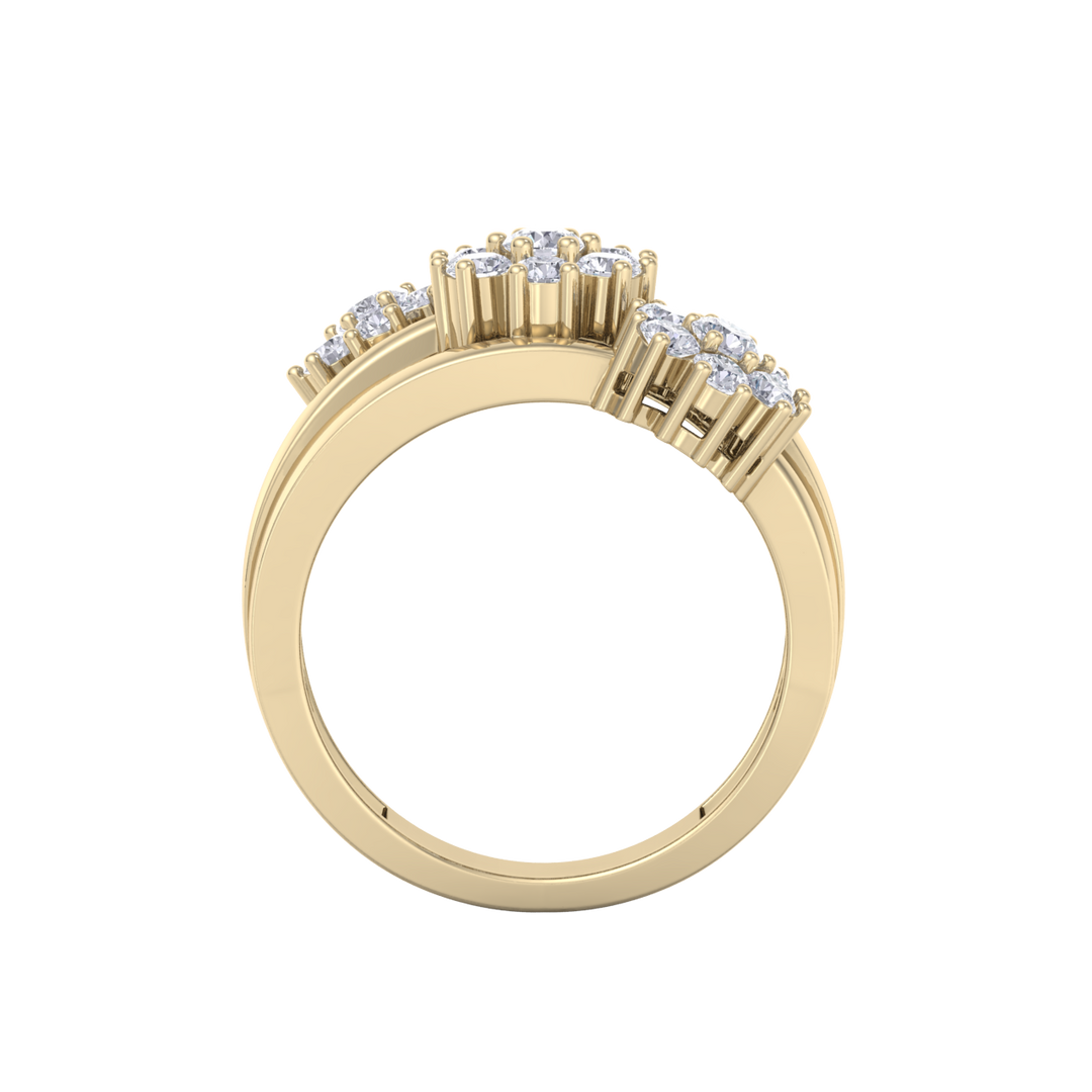 Beautiful ring in white gold with white diamonds of 0.88 ct in weight
