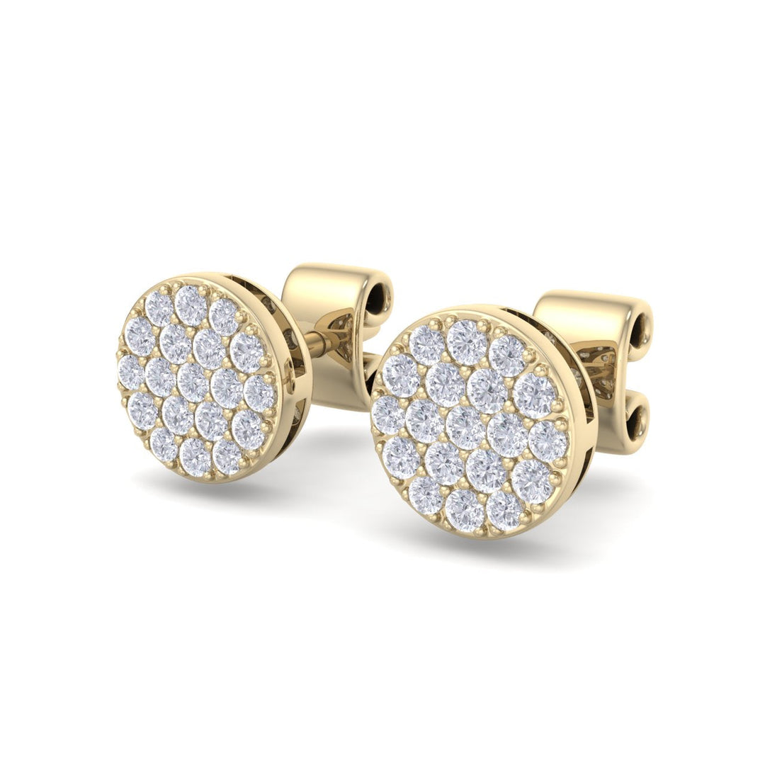 Classic round stud earrings in white gold with white diamonds of 0.26 ct in weight