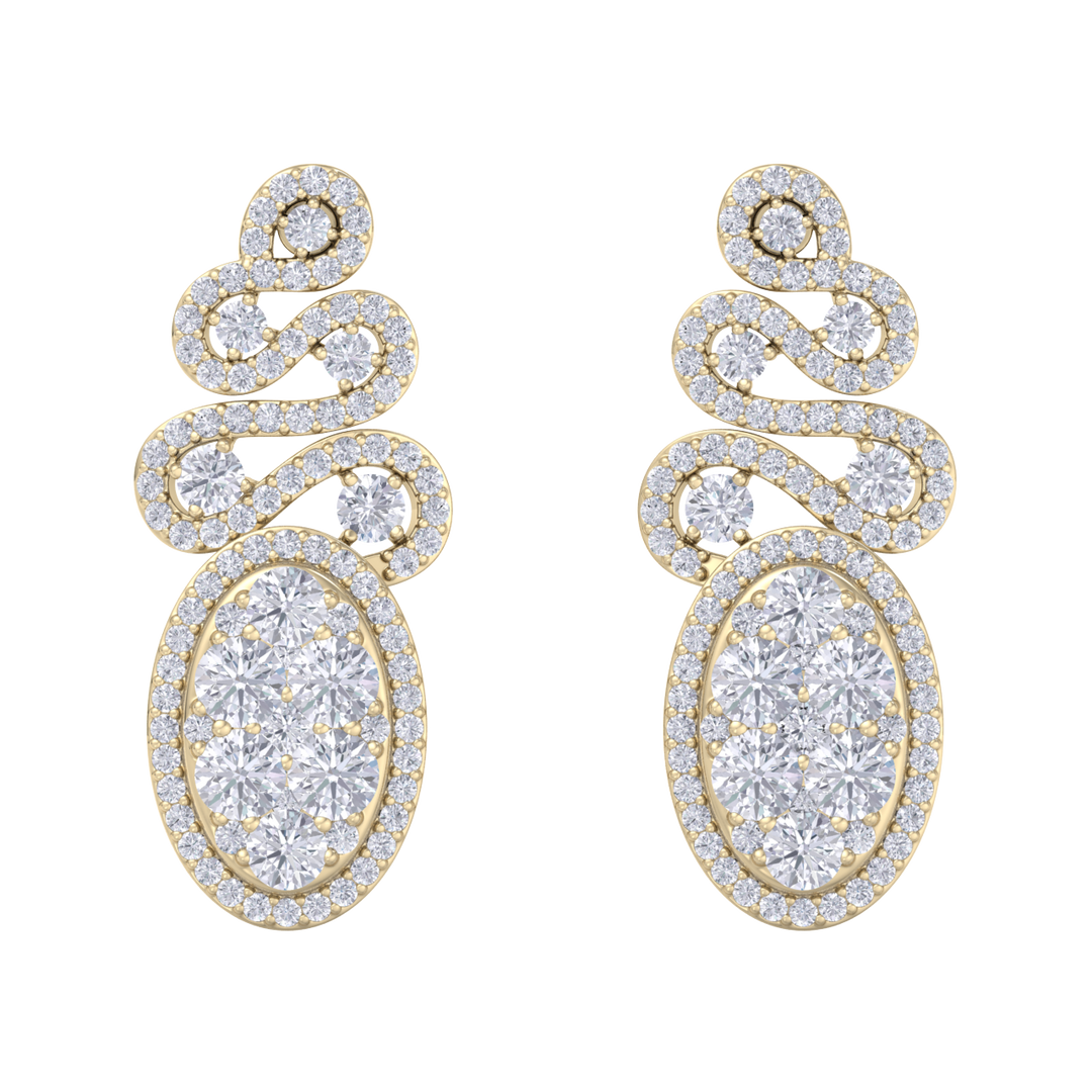 Oval chandelier earrings in yellow gold with white diamonds of 2.68 ct in weight