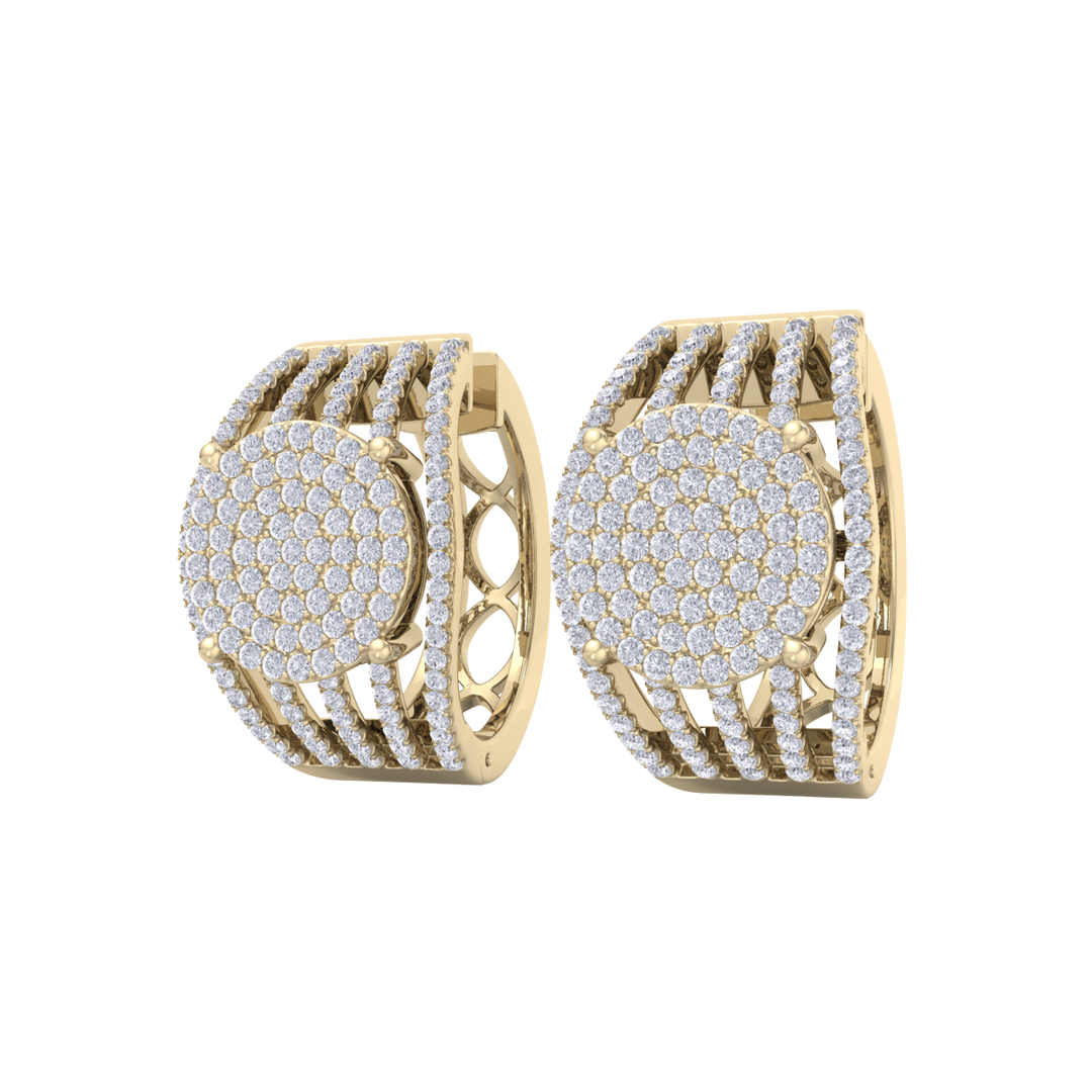 Beautiful Stud Earrings in yellow gold with white diamonds of 1.27 in weight