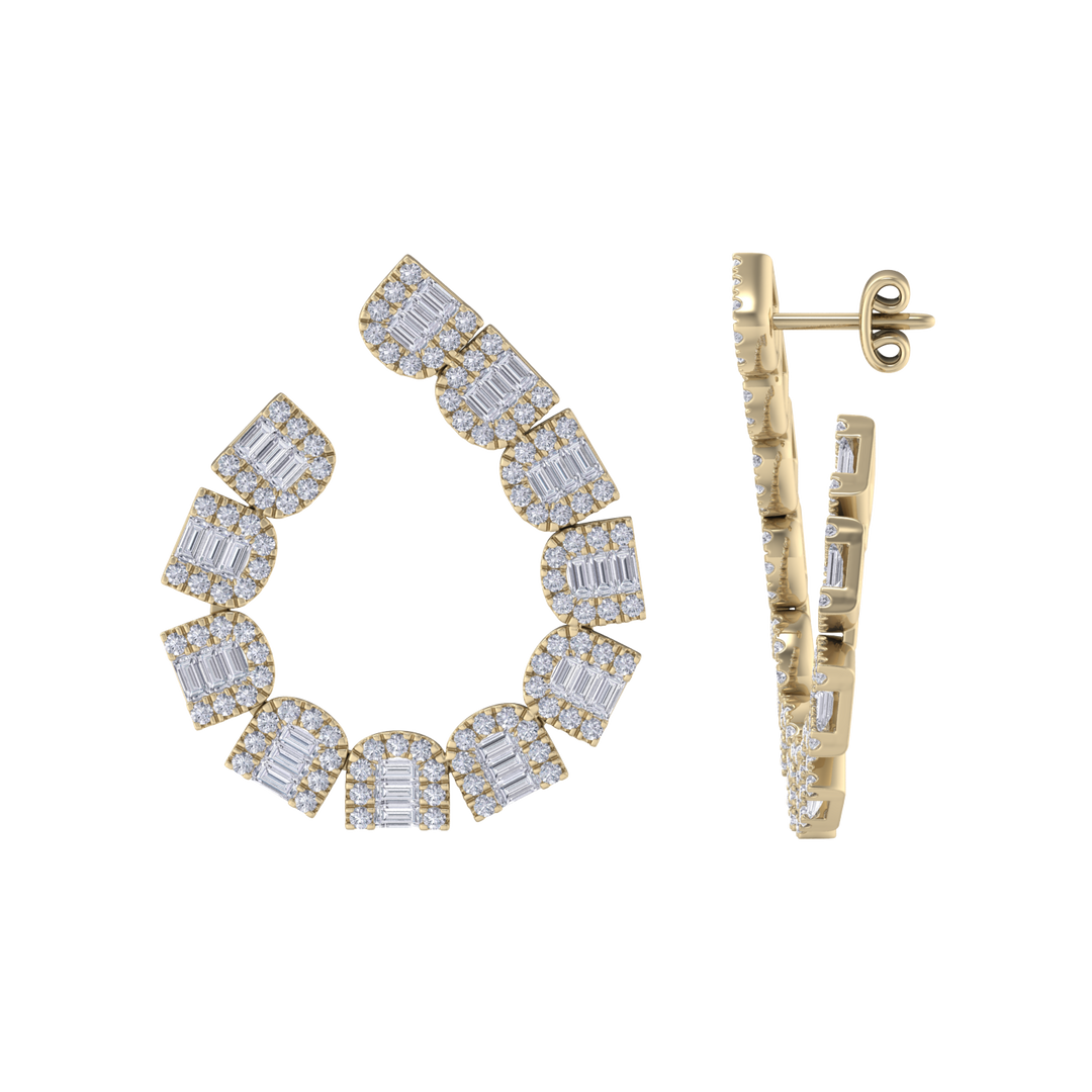 Circle studs in white gold with white diamonds of 5.82 ct in weight