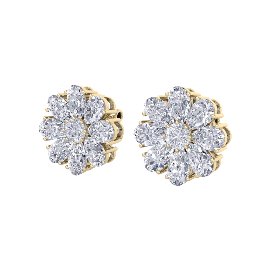 Flower stud earrings in yellow gold with white diamonds of 6.18 ct in weight