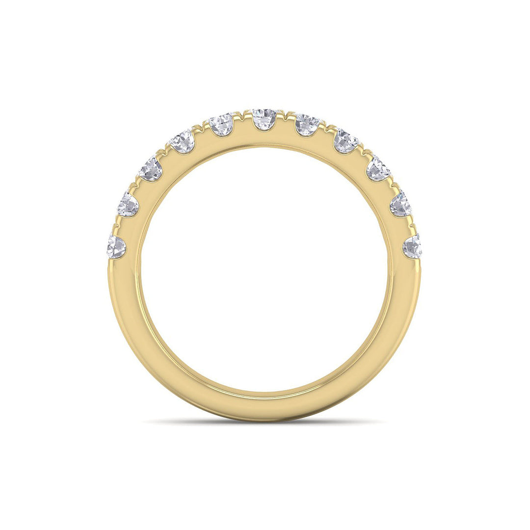Pavé diamond ring in white gold with medium sized white diamonds of 1.01 ct in weight