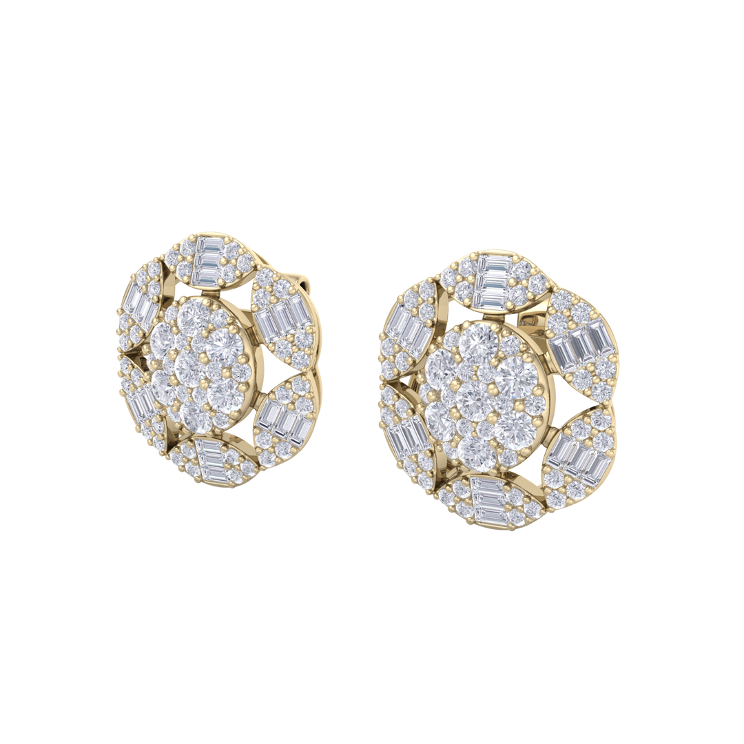 Flower stud earrings in rose gold with white diamonds of 2.47 ct in weight