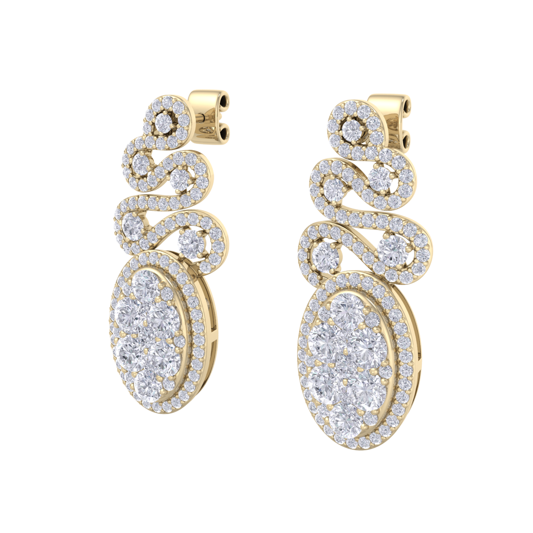 Oval chandelier earrings in yellow gold with white diamonds of 2.68 ct in weight