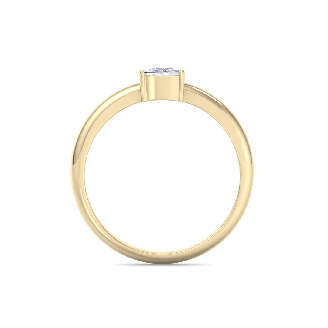 Dainty Diamond ring in yellow gold with white diamonds of 0.25 ct in weight