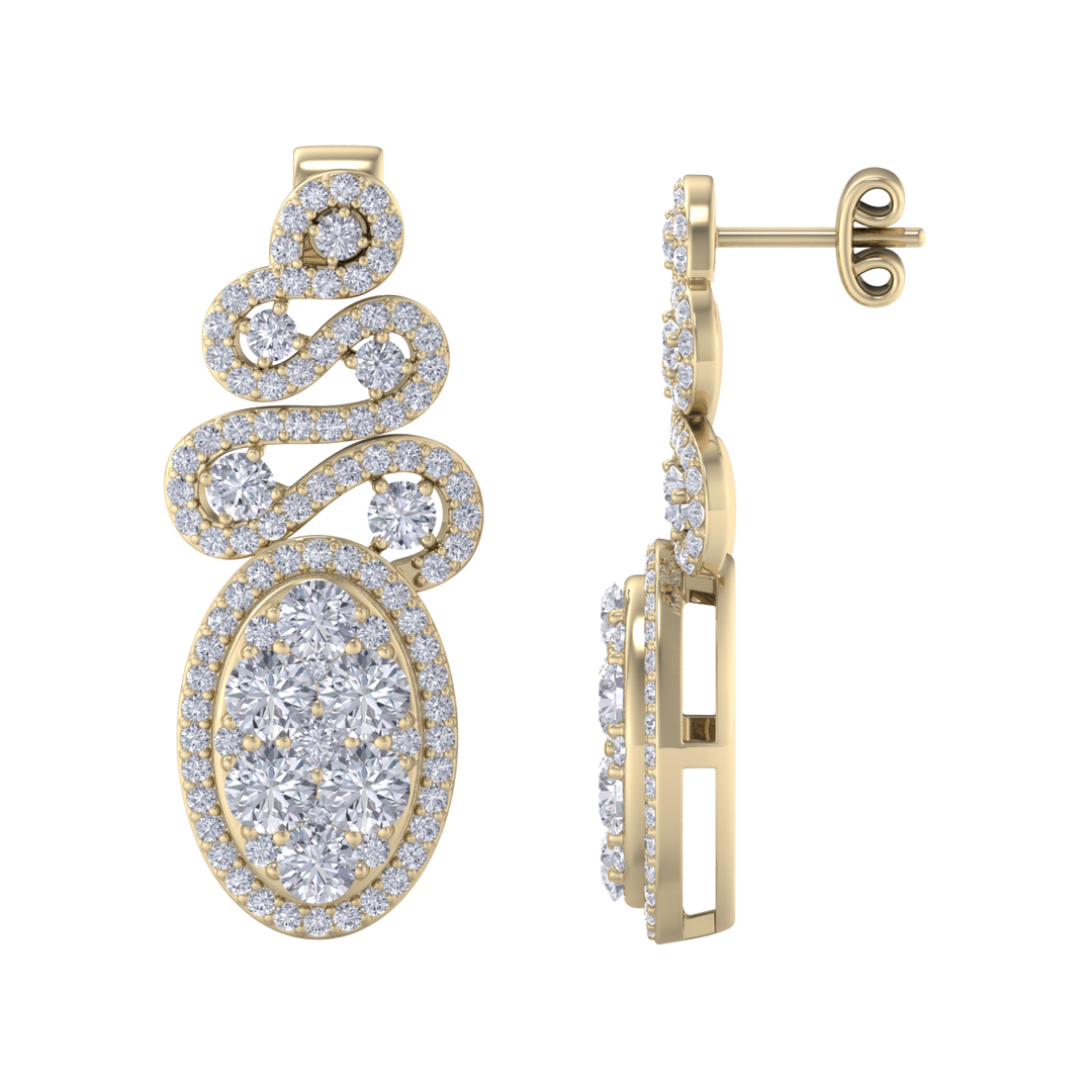 Oval chandelier earrings in yellow gold with white diamonds of 2.68 ct in weight