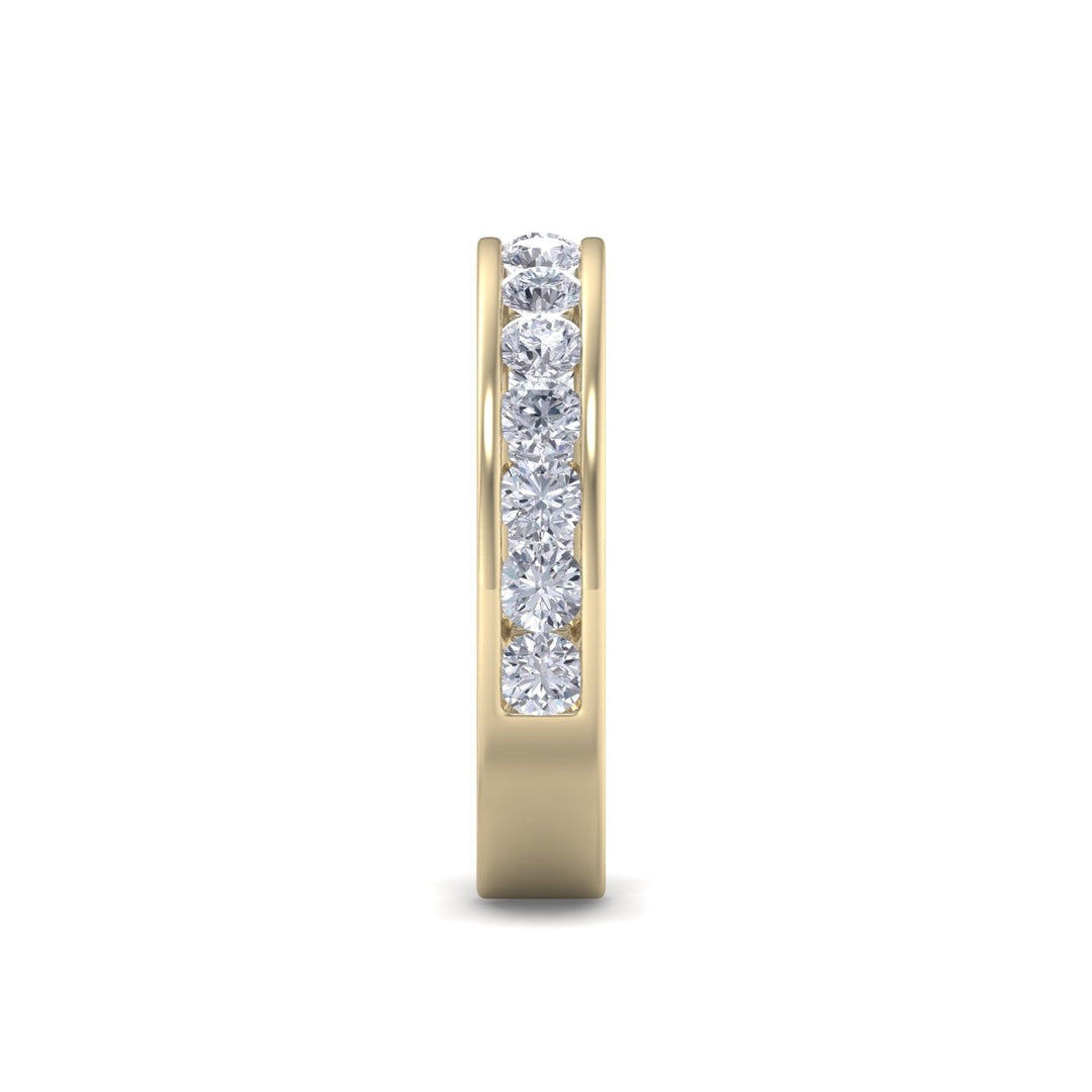 Classic Wedding band in rose gold with white diamonds of 1.01 ct in weight