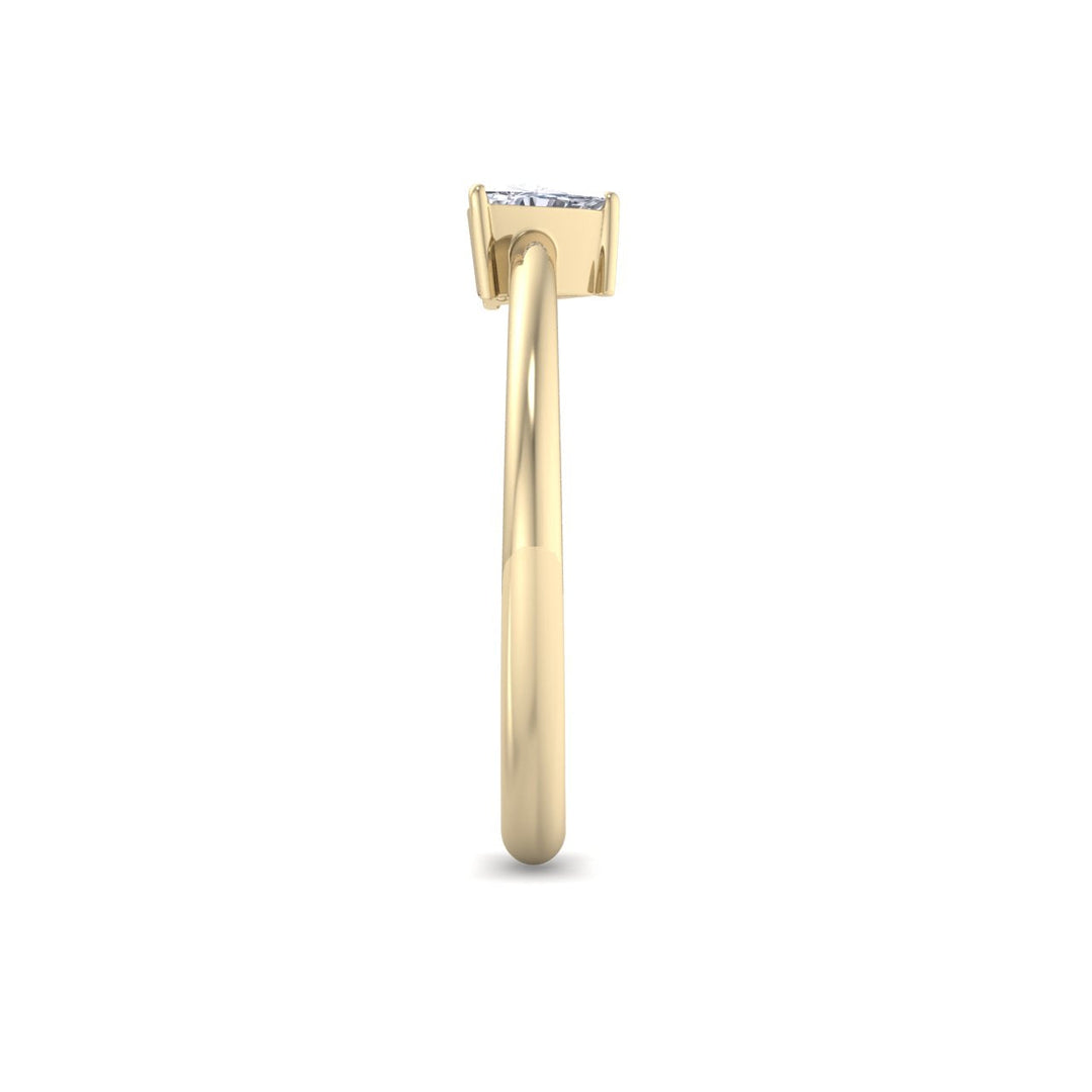 Dainty Diamond ring in yellow gold with white diamonds of 0.25 ct in weight