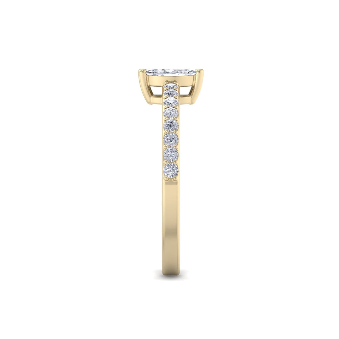 Diamond ring in white gold with white diamonds of 0.44 ct in weight