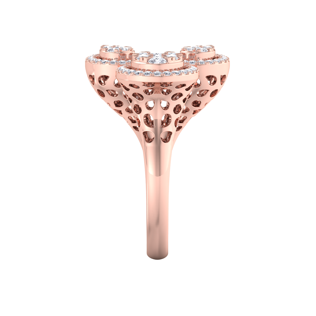 Statement ring in rose gold with white diamonds of 0.73 ct in weight