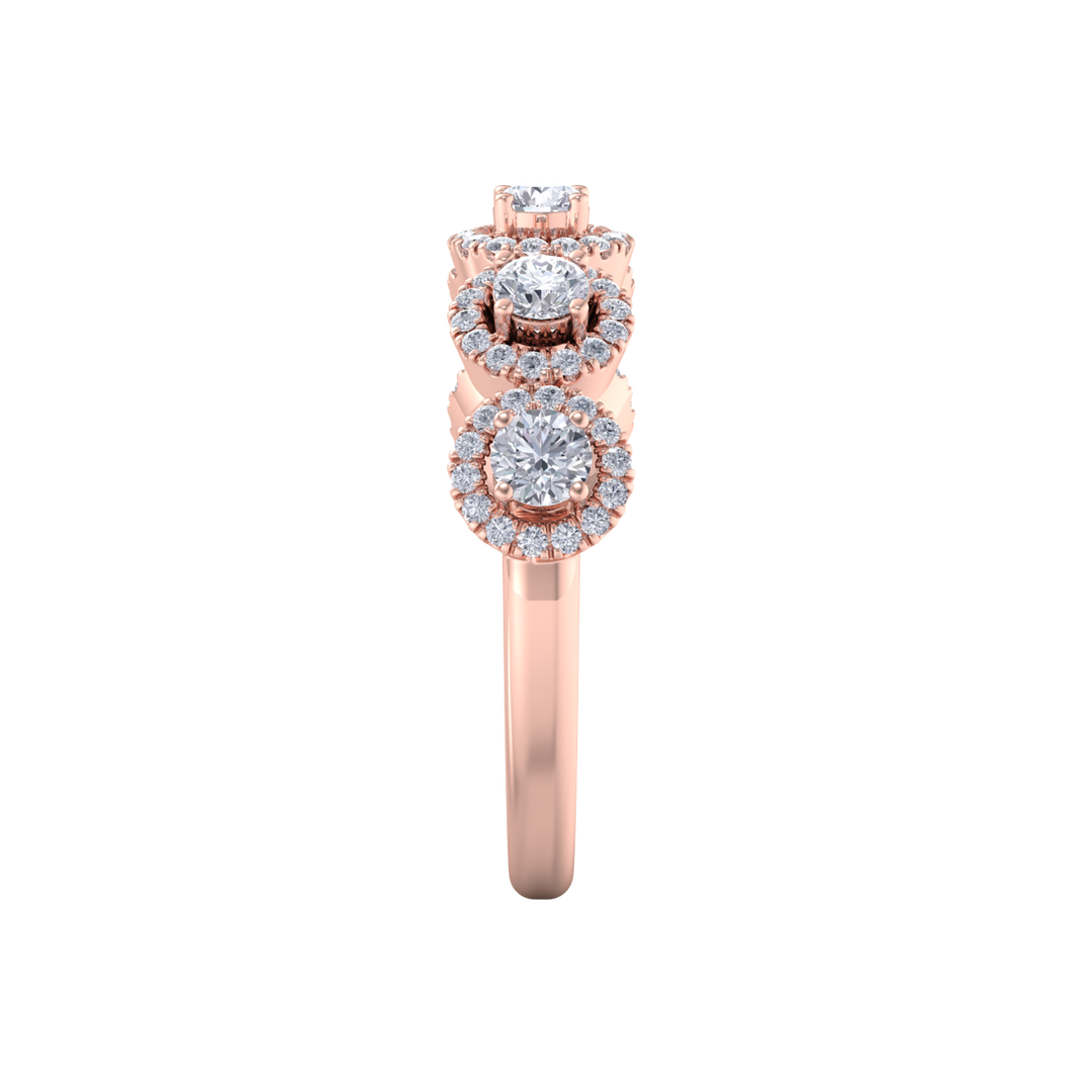 Diamond ring in rose gold with white diamonds of 0.78 ct in weight