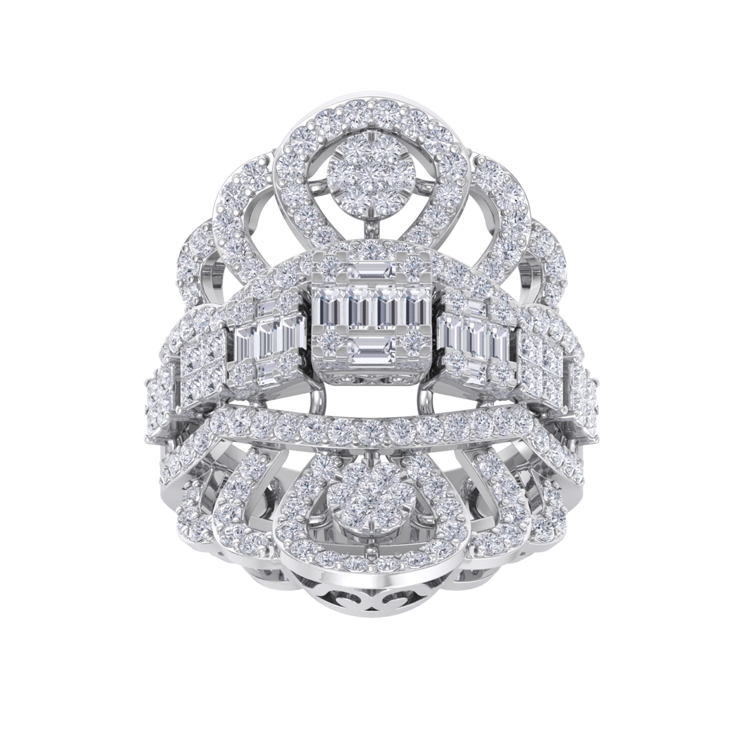 Statement ring in yellow gold with white diamonds of 1.91 ct in weight