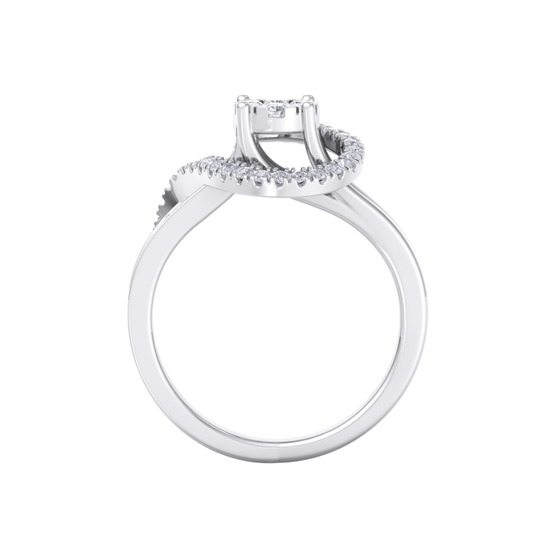 Diamond ring in white gold with white diamonds of 0.43 ct in weight